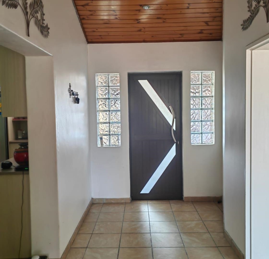 5 Bedroom Property for Sale in Charleston Hill Western Cape